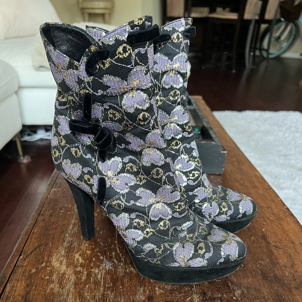 Boots - Picture 2 of 6